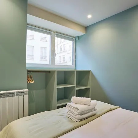 Apartment Center Of Paris By Studio Prestige Exterior photo